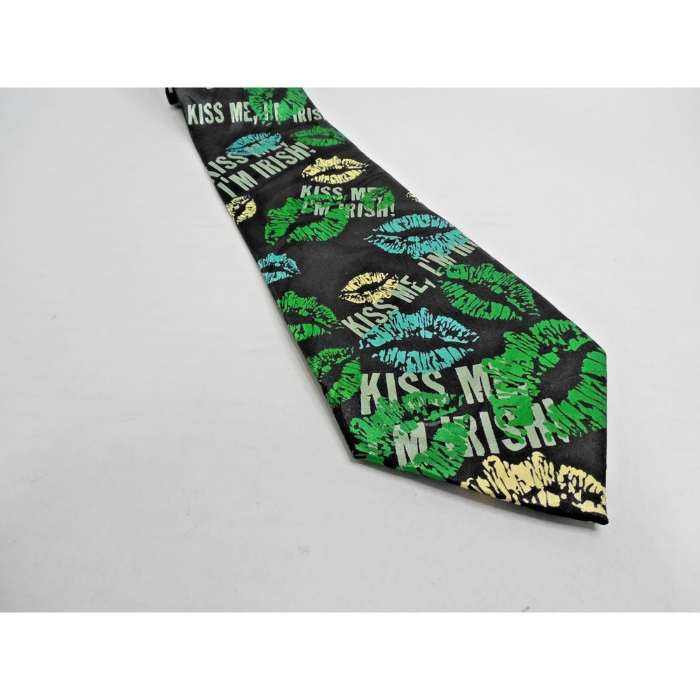 Steven Harris Tie "Kiss Me I'm Irish" Novelty Polyester China 58" x 3.75"